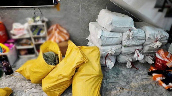 Liên tiếp phá đường dây mua bán 'khí cười' quy mô 'khủng' ở Đà Nẵng Liên tiếp phá đường dây mua bán 'khí cười' quy mô 'khủng' ở Đà Nẵng