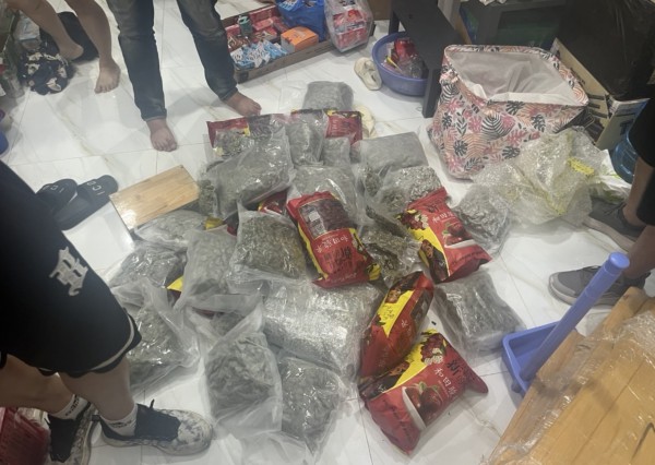 Lộ đường dây ma túy khủng từ nhóm ‘Cô tiên thơm, chuyên mùi’