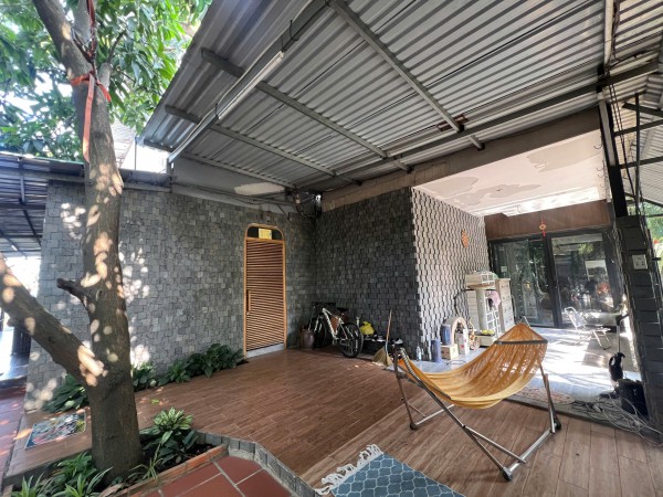 Loạt bãi xe tự phát dọc đường Võ Chí Công: Kiểm tra xong… vẫn hoạt động