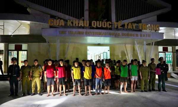 Lừa đảo 5.000 người xuyên quốc gia qua 'bẫy tiêm chủng' Lừa đảo 5.000 người xuyên quốc gia qua 'bẫy tiêm chủng'