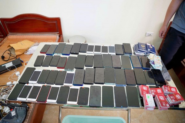 Lừa đảo 5.000 người xuyên quốc gia qua 'bẫy tiêm chủng' Lừa đảo 5.000 người xuyên quốc gia qua 'bẫy tiêm chủng'