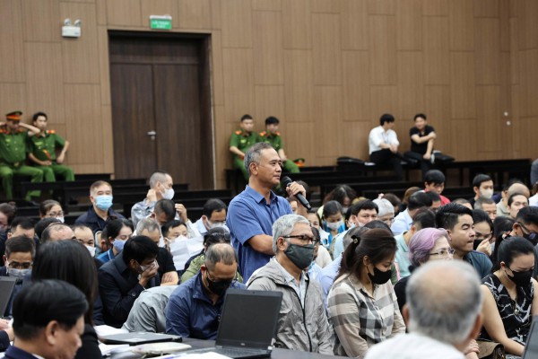 Luật sư đánh bạc xin được ghi nhận khi vận động 2 bị cáo ra trình diện Luật sư đánh bạc xin được ghi nhận khi vận động 2 bị cáo ra trình diện