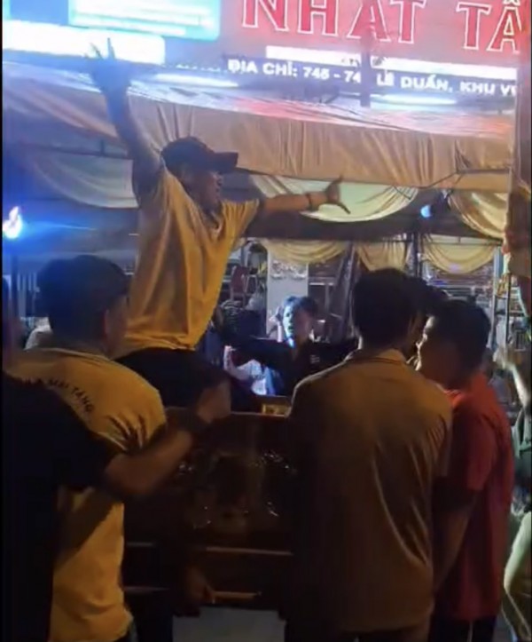 Một phút chơi trội và bản án có thật Một phút chơi trội và bản án có thật
