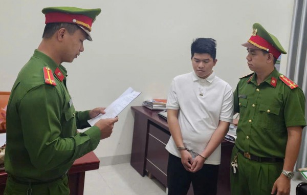 Mua chim cảnh trên mạng, nhiều người 'sập bẫy' lừa đảo từ Facebook ảo Mua chim cảnh trên mạng, nhiều người 'sập bẫy' lừa đảo từ Facebook ảo