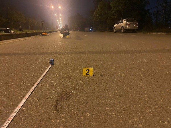 Nam thanh niên ở Phú Thọ bị chặn xe giữa đường, chém đứt lìa cánh tay Nam thanh niên ở Phú Thọ bị chặn xe giữa đường, chém đứt lìa cánh tay