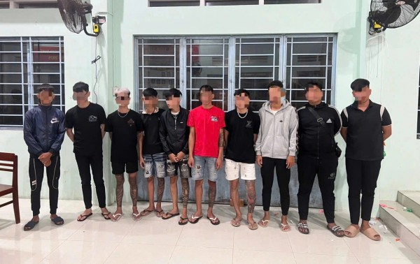 Ngăn chặn 10 thanh thiếu niên mang theo nhiều hung khí chuẩn bị hỗn chiến