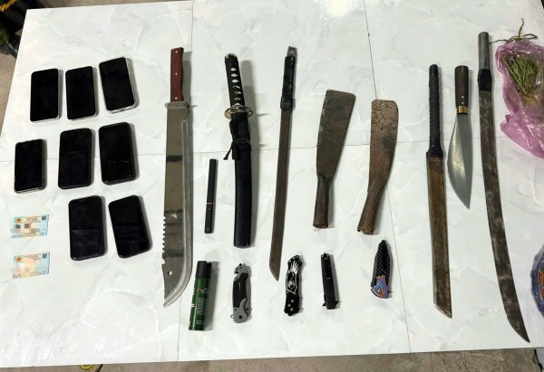 Ngăn chặn 10 thanh thiếu niên mang theo nhiều hung khí chuẩn bị hỗn chiến