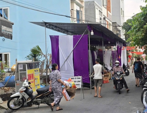 Nghi án con trai sát hại cha ruột rồi vứt búa và chày bên hông nhà