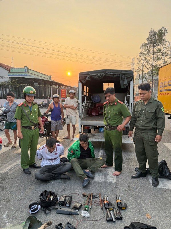 Nghi can trộm chó dùng bình xịt hơi cay chống trả công an ở TP.HCM