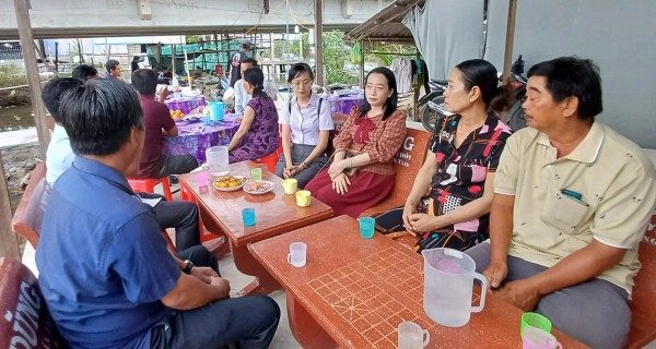 Người mẹ Cà Mau chết lặng nhận thi thể con gái, cháu ngoại