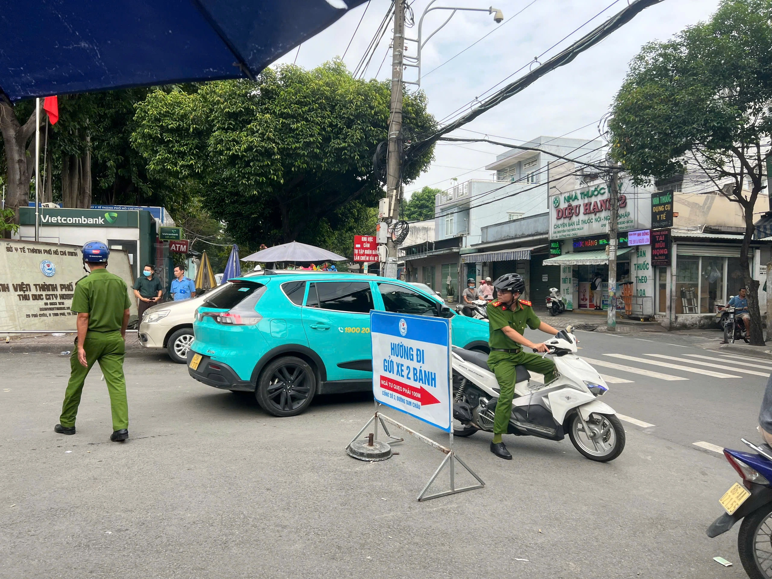 Nguyên nhân vụ cầm hung khí, hành hung tài xế trước Bệnh viện TP.Thủ Đức