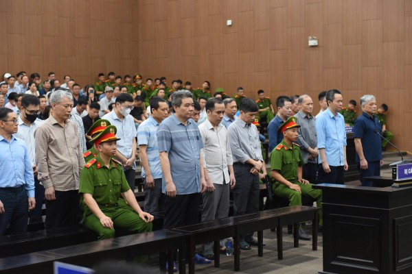 Nhận hối lộ 40 tỉ, vì sao cả 5 cựu quan chức nhận án dưới khung truy tố?