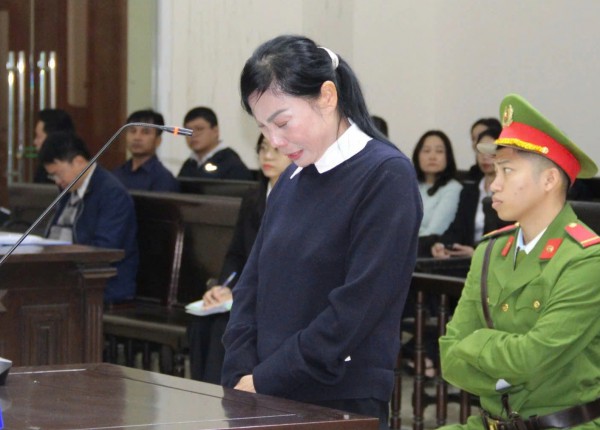 Nhận hối lộ 48 tỉ, bà Hoàng Thị Thúy Lan 'rất đau đớn' khi phải ra tòa