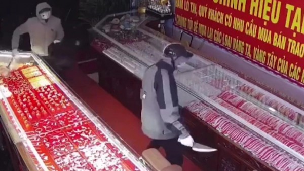 Ninh Bình: Bắt nam sinh đại học cướp tiệm vàng Ninh Bình: Bắt nam sinh đại học cướp tiệm vàng