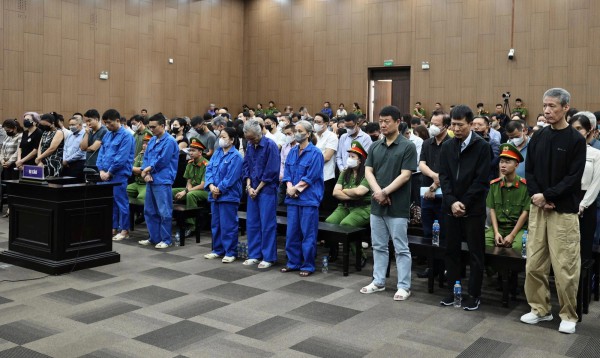 Nữ bị cáo người Hàn Quốc mong được khoan hồng để về lấy chồng Nữ bị cáo người Hàn Quốc mong được khoan hồng để về lấy chồng