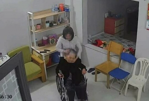 Nữ giúp việc đối xử tàn ác với cụ bà 82 tuổi bị tuyên 2 năm tù