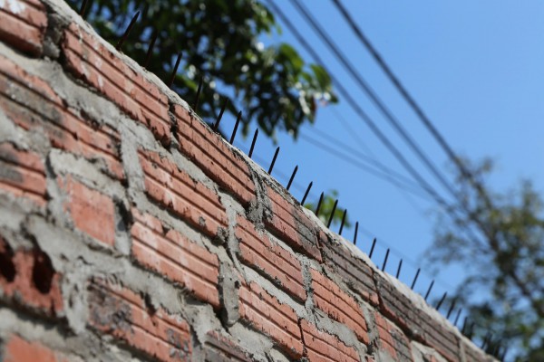 Phát hiện nhiều gậy gỗ tại Trung tâm Công tác xã hội Hải Hà