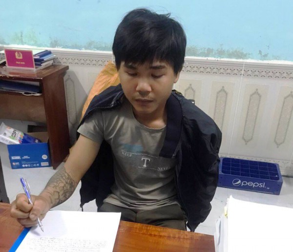 Quảng Nam: Hai anh em giả vờ mua rồi cướp giật 252 tờ vé số