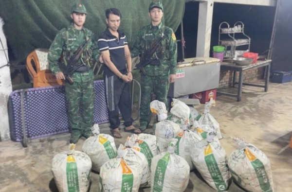 Quảng Ngãi: Phát hiện hàng trăm kg nghi vật liệu nổ xung quanh quán nhậu