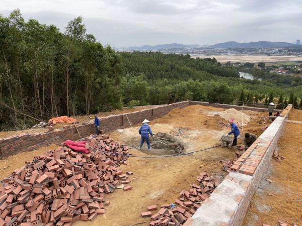Quảng Ninh: Ngang nhiên san gạt đất rừng để xây nghĩa trang trái phép