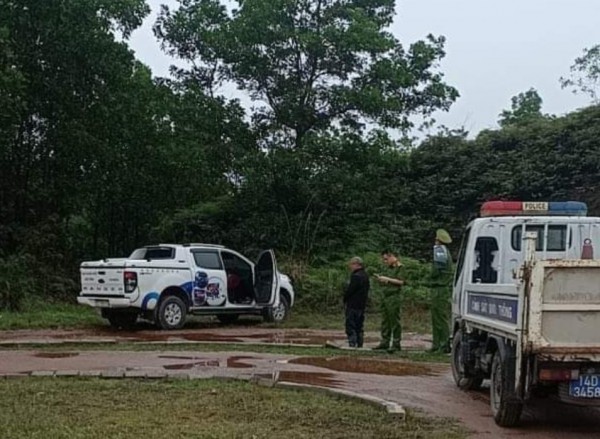 Quảng Ninh: Điều tra vụ 2 vợ chồng tử vong trong xe bán tải