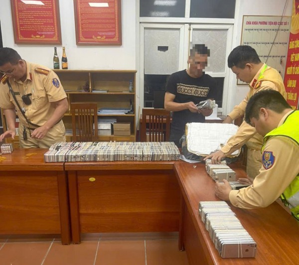Quảng Ninh tịch thu hơn 1.000 iPhone cũ Quảng Ninh tịch thu hơn 1.000 iPhone cũ