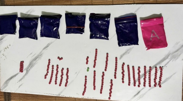 Quảng Trị: Bắt 2 nghi phạm tàng trữ hơn 1.000 viên ma túy