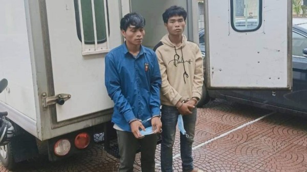 Quảng Trị: Bắt 2 thanh niên trong nhóm chuyên cướp giật túi xách phụ nữ