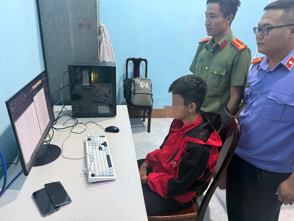 Rao bán 20 triệu dữ liệu cá nhân, học sinh lớp 10 bị khởi tố Rao bán 20 triệu dữ liệu cá nhân, học sinh lớp 10 bị khởi tố