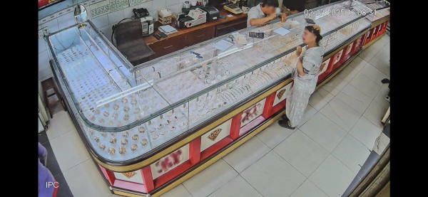 TP.HCM: Bắt nữ giúp việc trộm nữ trang vàng trị giá hơn 200 triệu đồng TP.HCM: Bắt nữ giúp việc trộm nữ trang vàng trị giá hơn 200 triệu đồng