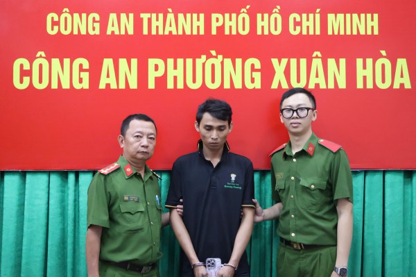 TP.HCM: Cướp giật điện thoại giữa ban ngày, chưa kịp bán thì bị công an bắt