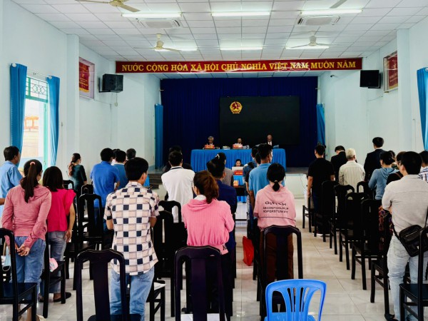 TP.HCM: Khởi tố vụ án xây 48 căn nhà trái phép rồi bán cho nhiều người TP.HCM: Khởi tố vụ án xây 48 căn nhà trái phép rồi bán cho nhiều người