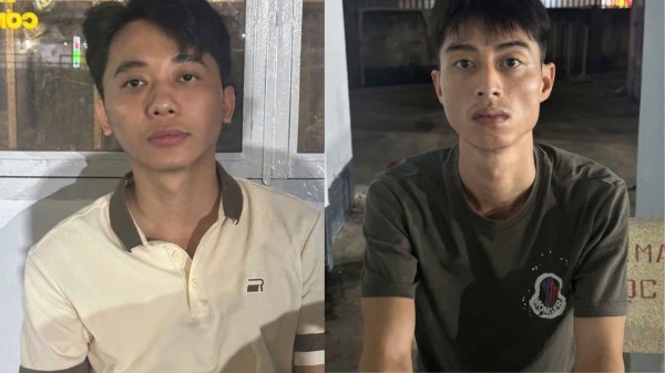 TP.HCM: Mâu thuẫn mua bán ô tô, 2 thanh niên tạt mắm tôm vào nhà dân TP.HCM: Mâu thuẫn mua bán ô tô, 2 thanh niên tạt mắm tôm vào nhà dân