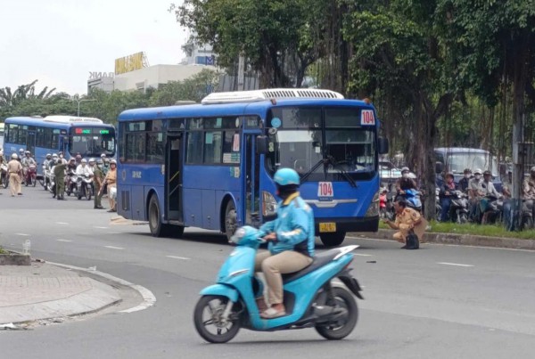 TP.HCM: Tai nạn xe buýt làm một người tử vong trên đường Điện Biên Phủ