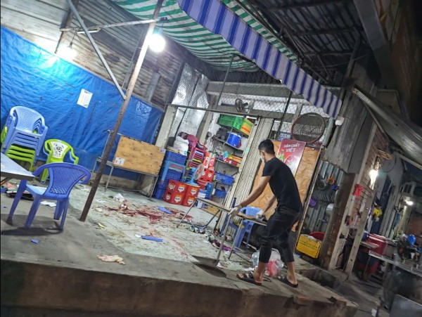 TP.HCM: Điều tra vụ đánh nhau ở quán nhậu khiến một người nhập viện TP.HCM: Điều tra vụ đánh nhau ở quán nhậu khiến một người nhập viện