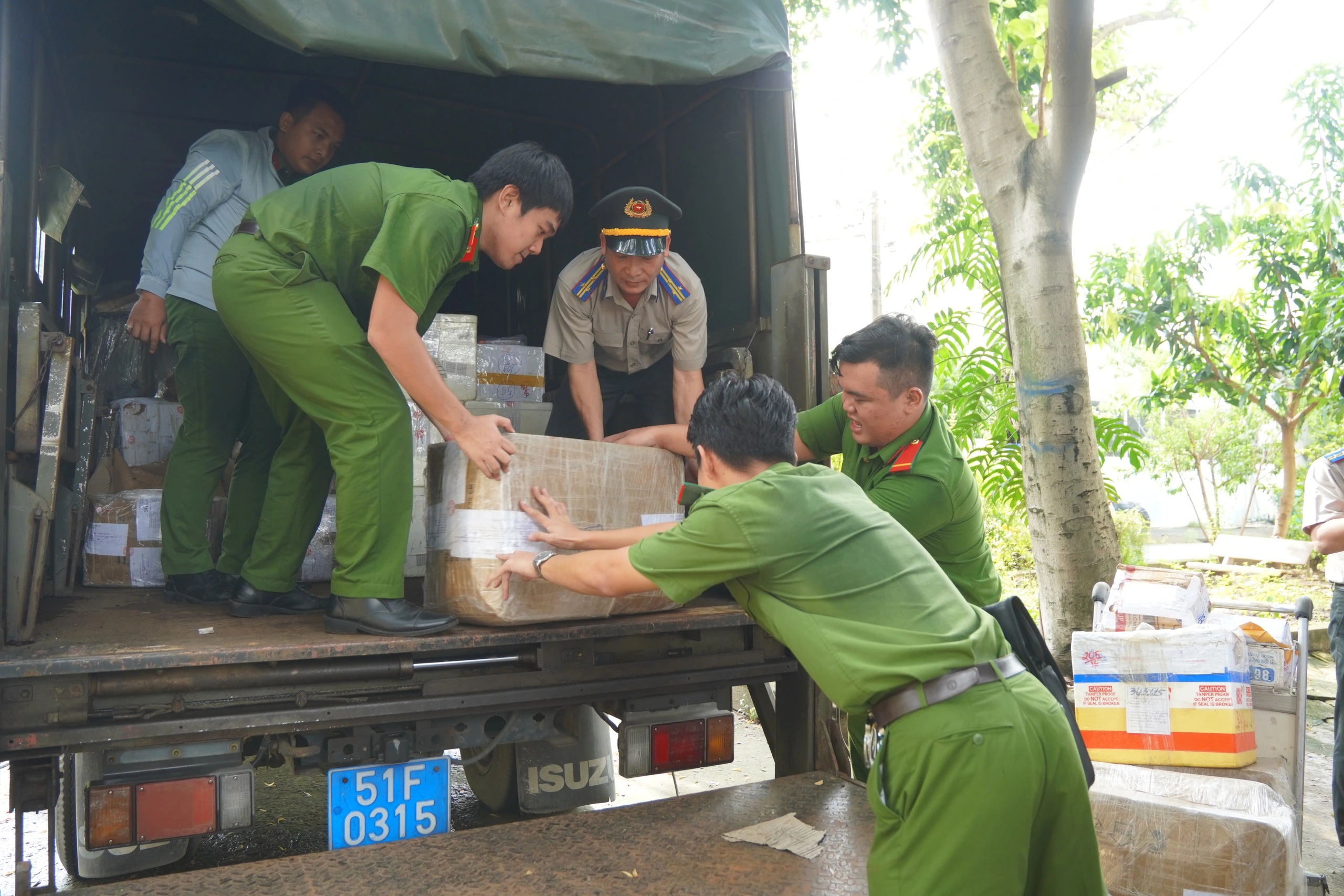 TP.HCM tiêu hủy lượng lớn ma túy từ đường dây vận chuyển xuyên quốc gia