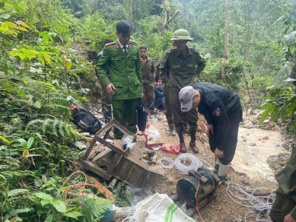Tái diễn nạn khai thác vàng trái phép trong rừng sâu ở Hà Tĩnh