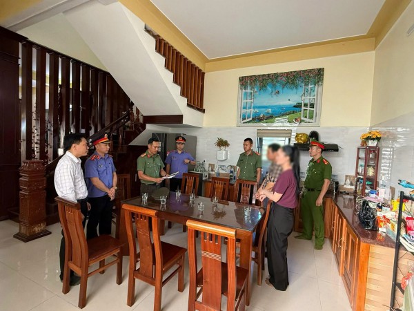 Tạm giam hiệu trưởng trường tiểu học ở Quảng Trị, điều tra hành vi nhận hối lộ
