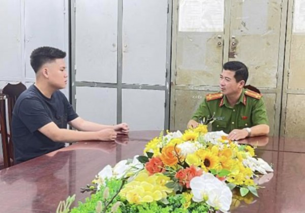 Tạm giữ hình sự nam thanh niên đánh bạn gái giữa đêm ở Hà Nội