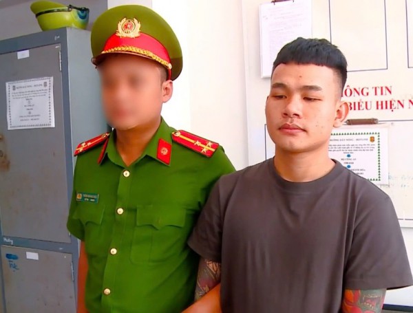 Tạm giữ nghi phạm tấn công điều dưỡng viên tại Bệnh viện đa khoa Khánh Hòa Tạm giữ nghi phạm tấn công điều dưỡng viên tại Bệnh viện đa khoa Khánh Hòa