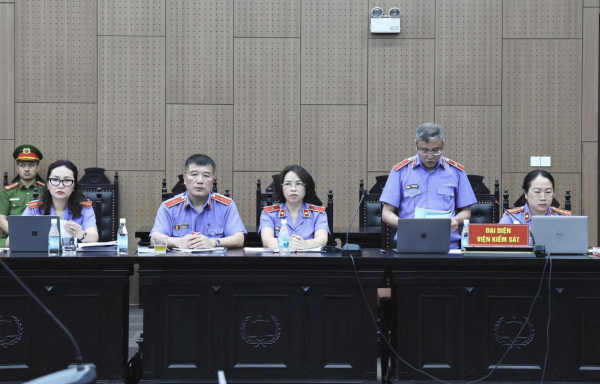 'Thiệt hại không chỉ 800 tỉ mà còn lỡ cơ hội chữa bệnh của biết bao người' 'Thiệt hại không chỉ 800 tỉ mà còn lỡ cơ hội chữa bệnh của biết bao người'