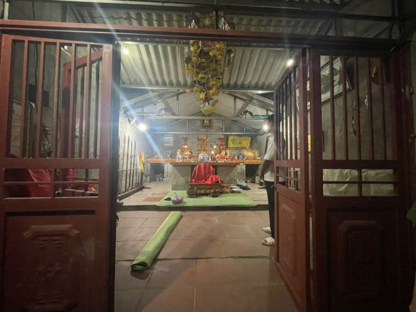 Thiếu nữ 18 tuổi bị hiếp dâm khi đi giải bùa