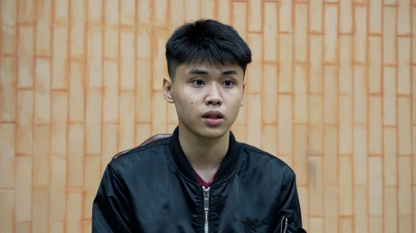 'Thông chốt', tông thẳng vào rào chắn của công an, nam thanh niên bị khởi tố