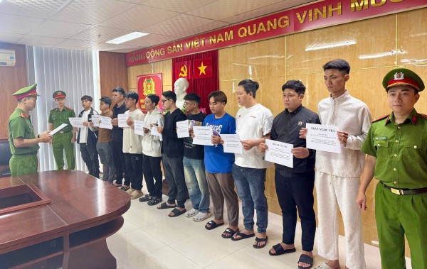 Thông tin mới về đường dây tội phạm công nghệ cao 'rút ruột' thẻ tín dụng quốc tế Thông tin mới về đường dây tội phạm công nghệ cao 'rút ruột' thẻ tín dụng quốc tế