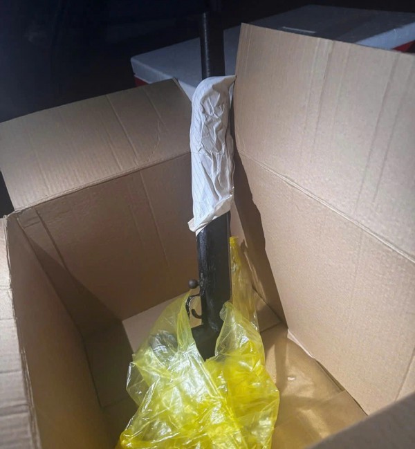 Thuê taxi về quê, bắn chết tài xế và mẹ vợ, livestream khi bỏ trốn Thuê taxi về quê, bắn chết tài xế và mẹ vợ, livestream khi bỏ trốn