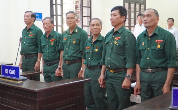 Thượng tướng Bế Xuân Trường lên tiếng vụ 6 cựu chiến binh kêu oan khi ra tù Thượng tướng Bế Xuân Trường lên tiếng vụ 6 cựu chiến binh kêu oan khi ra tù