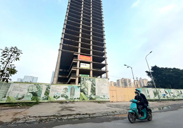 Tòa tháp ngàn tỉ 'đắp chiếu' 10 năm, cựu sếp VICEM hầu tòa vì gây lãng phí