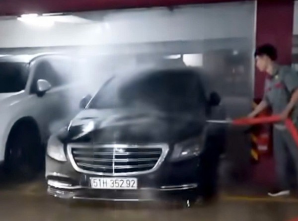 Tòa xét xử vụ ca sĩ Duy Mạnh kiện Mercedes - Ben Việt Nam