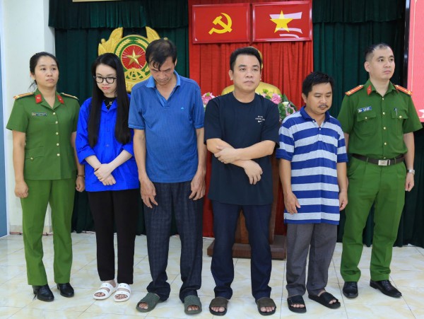 Triệt phá đường dây mua bán hóa đơn hơn 4.000 tỉ đồng ở Đồng Nai Triệt phá đường dây mua bán hóa đơn hơn 4.000 tỉ đồng ở Đồng Nai