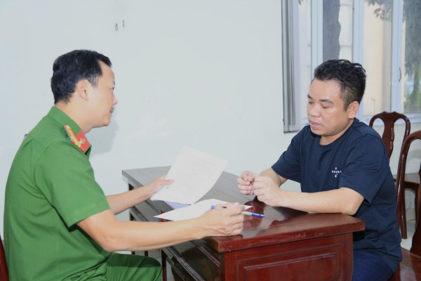 Triệt phá đường dây mua bán hóa đơn hơn 4.000 tỉ đồng ở Đồng Nai Triệt phá đường dây mua bán hóa đơn hơn 4.000 tỉ đồng ở Đồng Nai